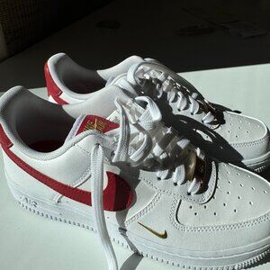 Air Force 1 Essential Low 'White Gym Red'
